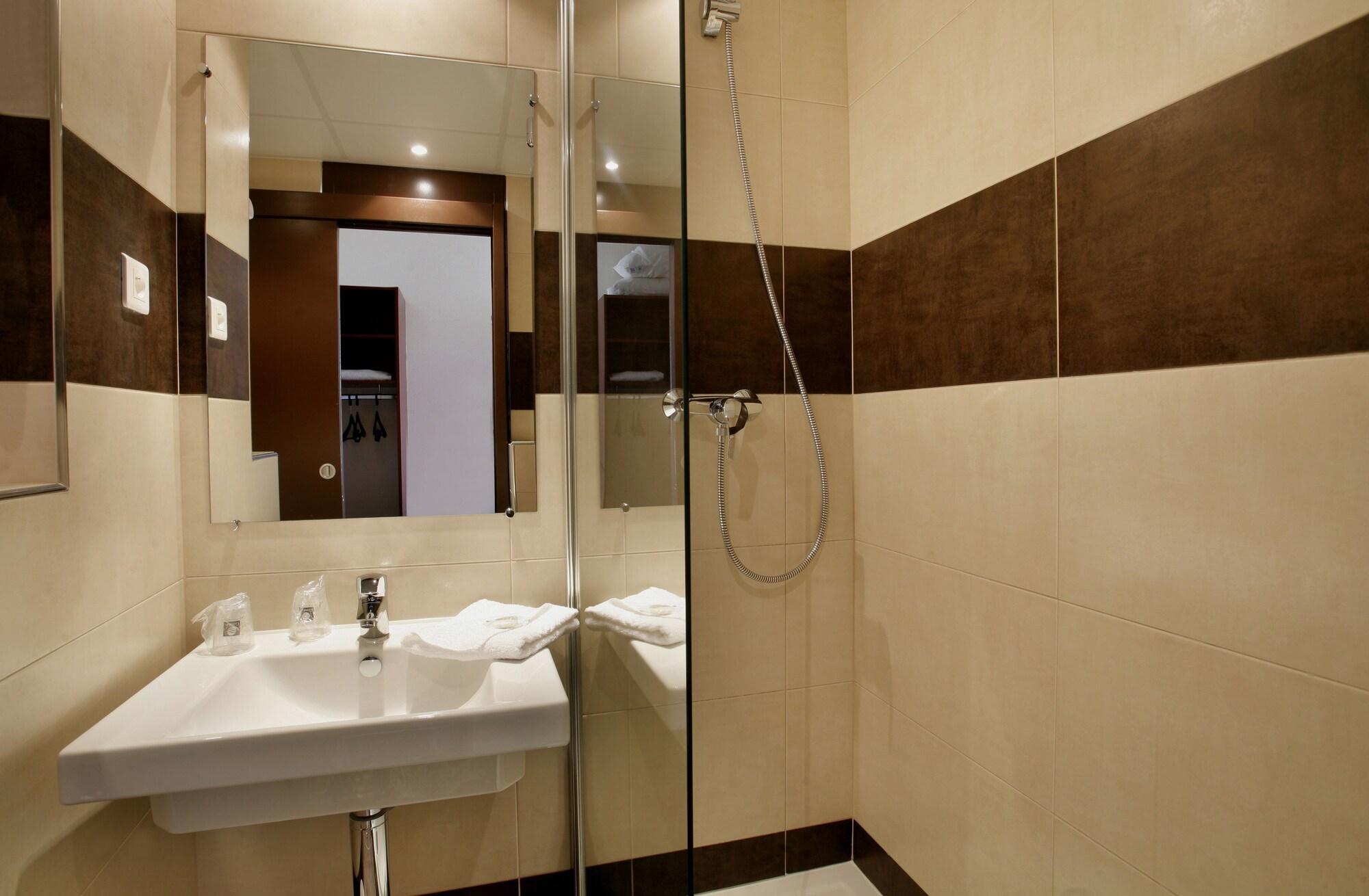 Hotel Gallieni 쥬네빌러 외부 사진